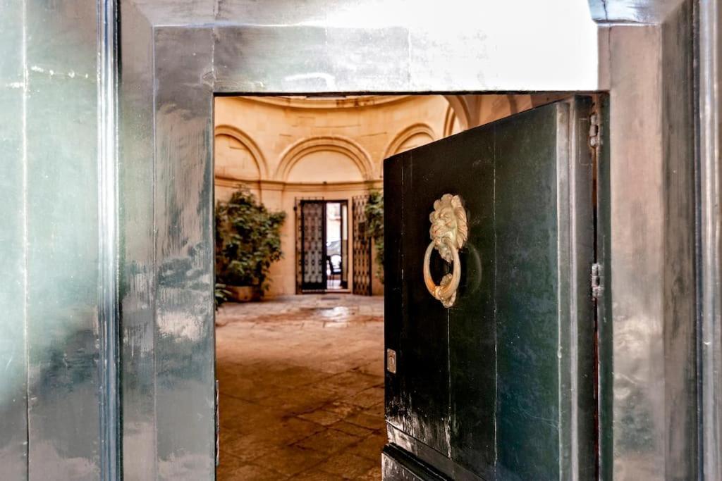 Casa Vacanze De Mari Lecce Eksteriør billede